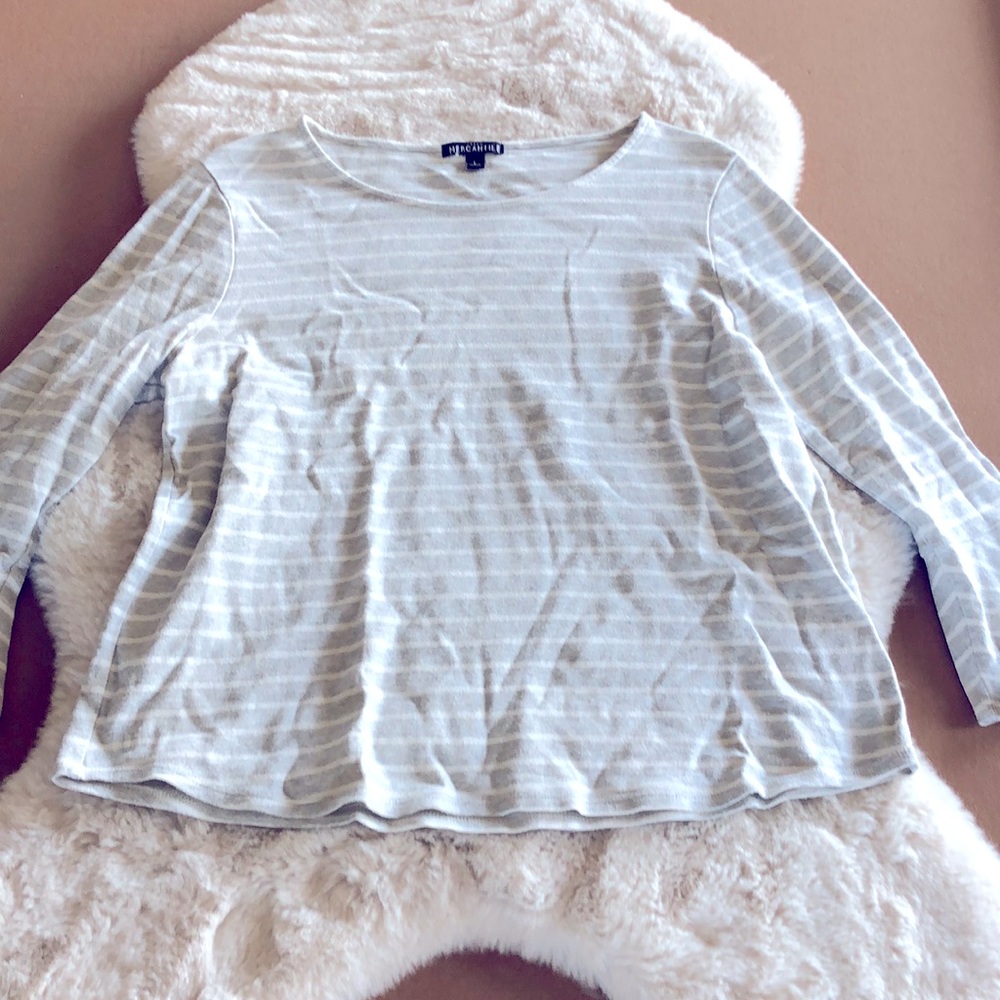 Grey and white striped 3/4 sleeve t-shirt